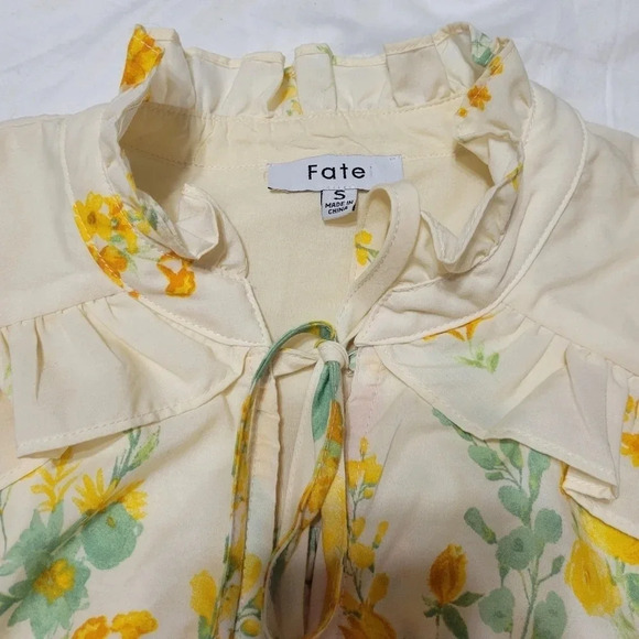 FATE Ombre Floral Split Neck Ruffle Blouse w/ Ties, Lined, Size Small, EUC! - Picture 7 of 15